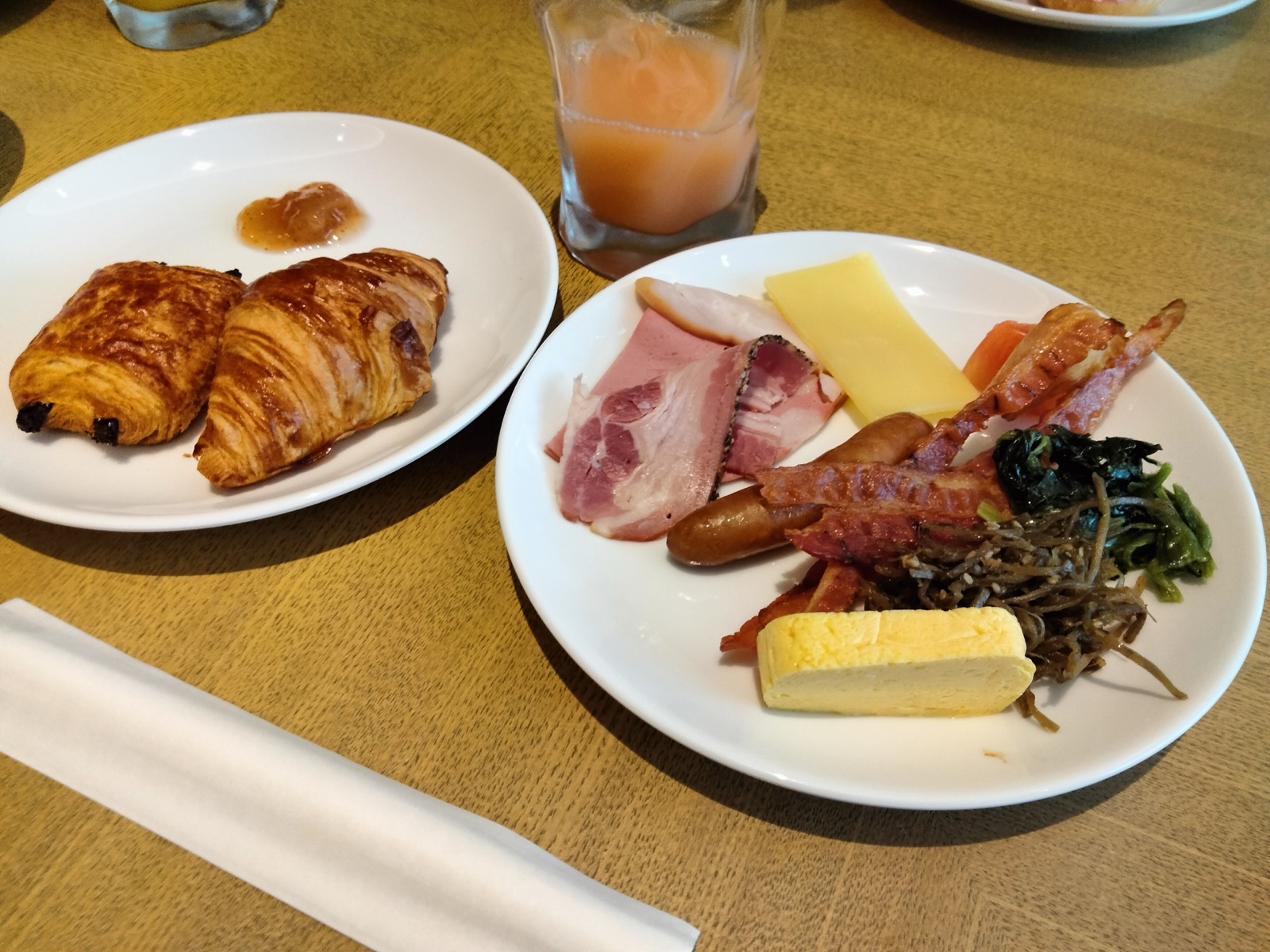 朝食の様子
