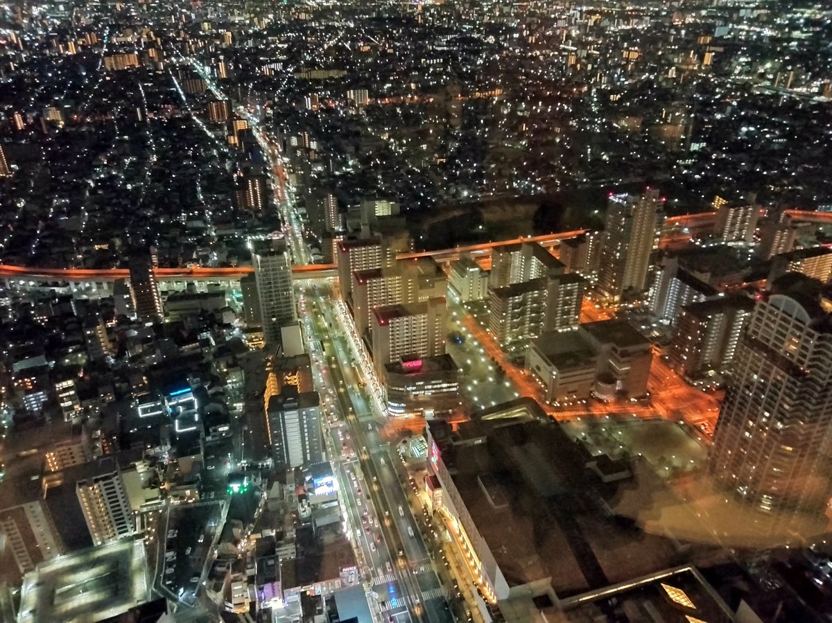 大阪マリオット都ホテル56階クラブスーペリアツインからの夜景
