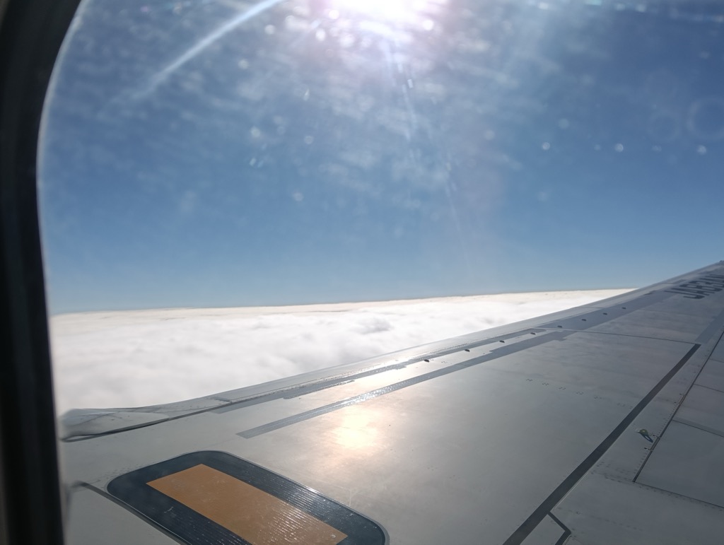 修行中の機窓から。何度も沖縄へ通いました
