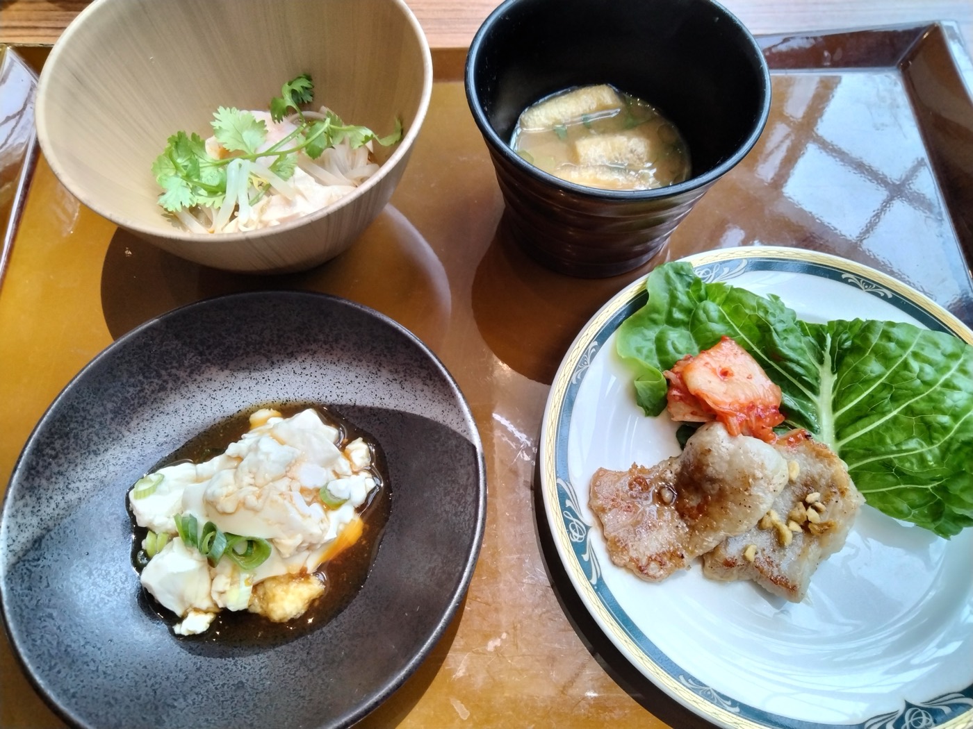 昼食のお刺身など