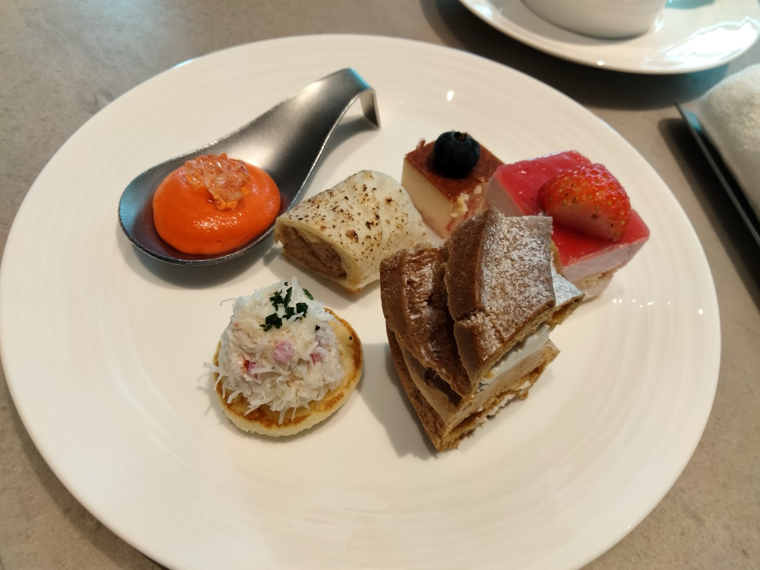 アフタヌーンティーの一皿