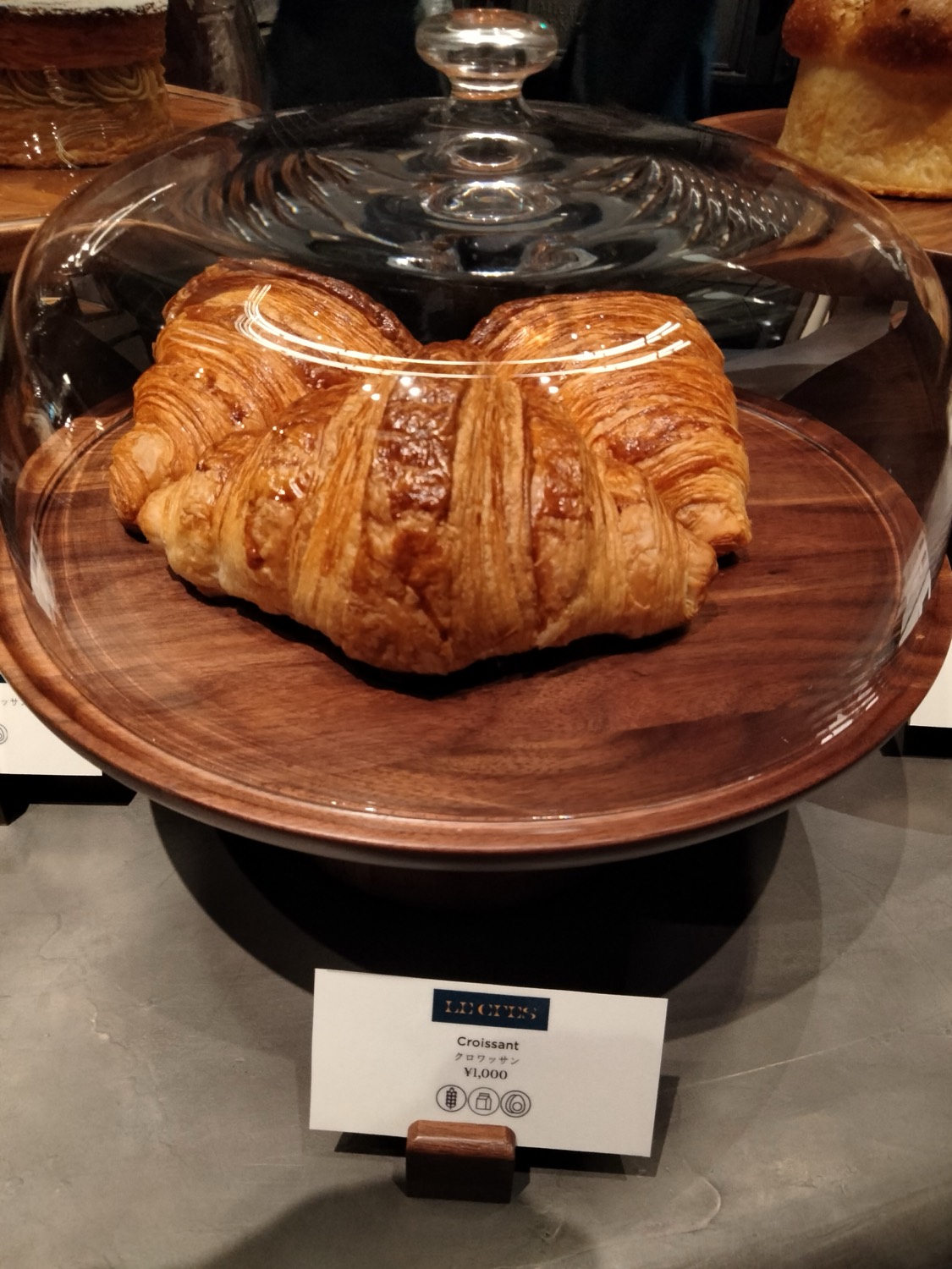 クロワッサンバー「ル・クレス」のショーケース