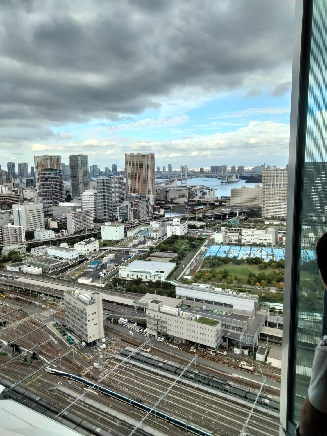 客室から望むレインボーブリッジ方面の眺望